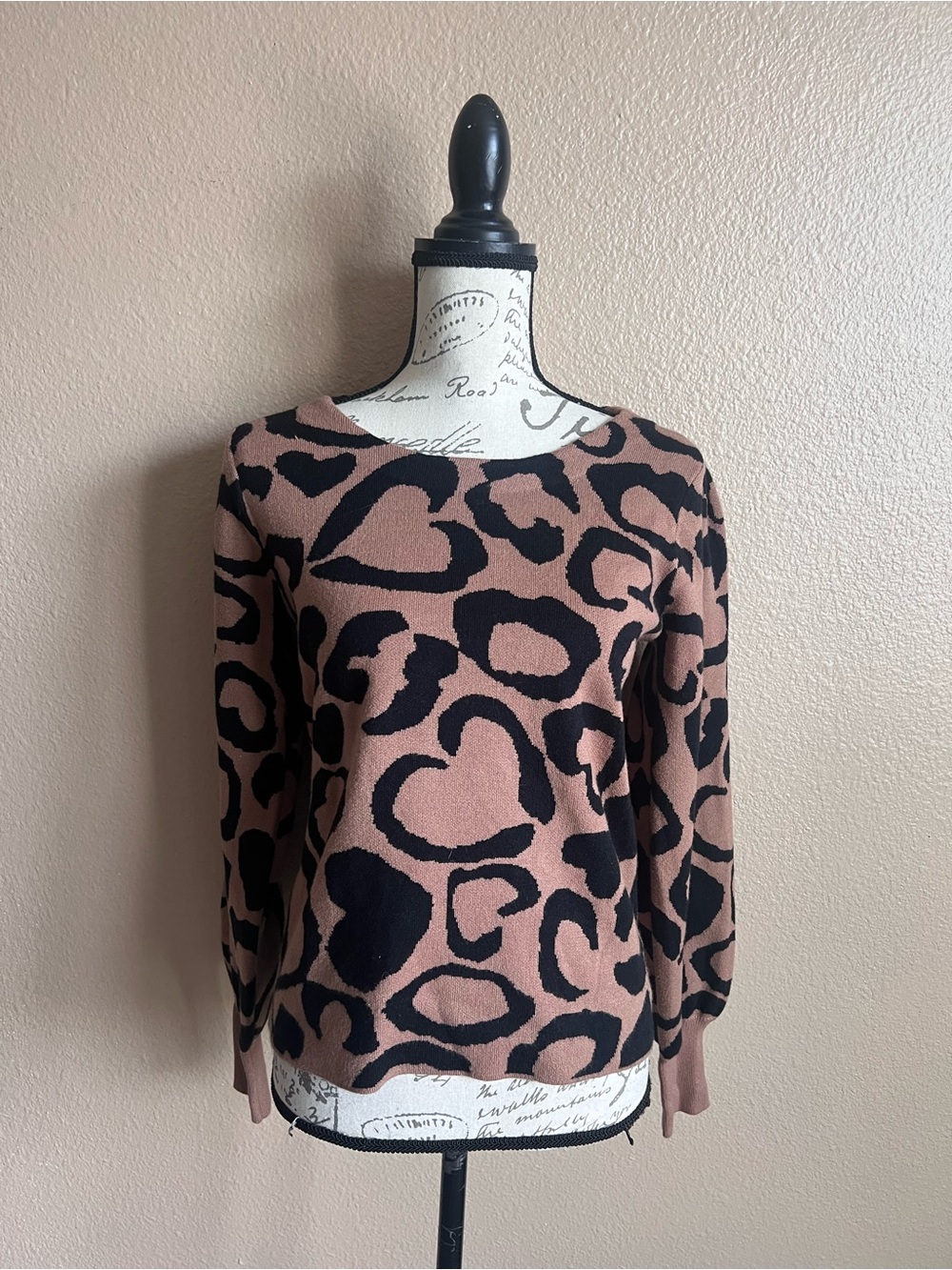 Rachel Zoe Heart Shape Romantic Leopard Print Pattern Long Sleeve  Sweater Sm